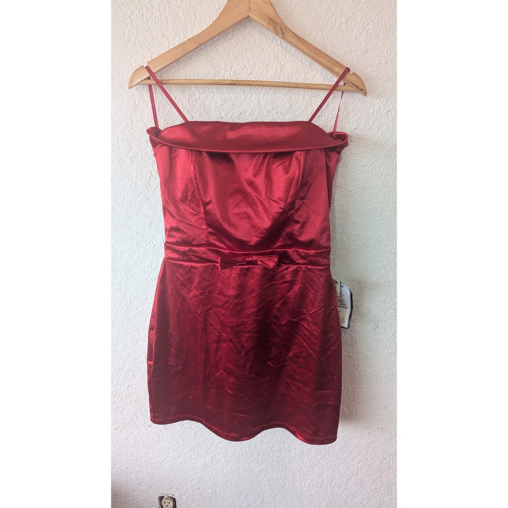 B. Darlin Red Satin Off The Shoulder Sweetheart Bow Detail Mini Dress Size 13 14